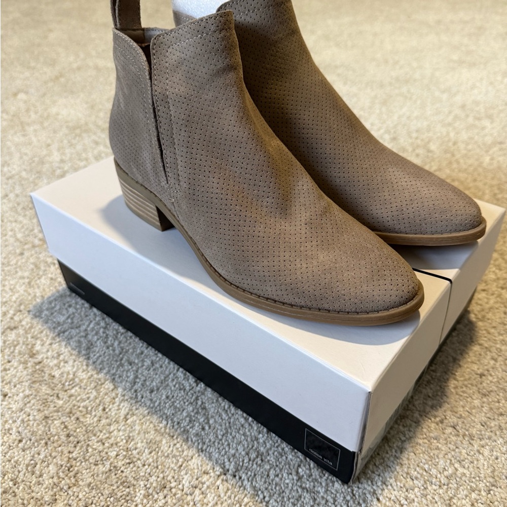Dolce Vita Tivon Ankle Booties